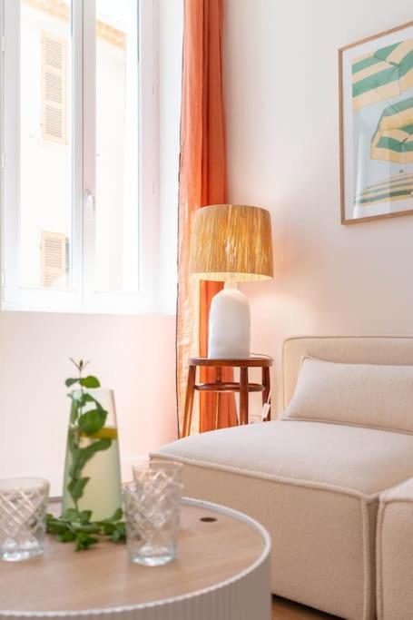 Charmant T3 Sur Jolie Place, Parking Inclus, Clim La Ciotat Dış mekan fotoğraf